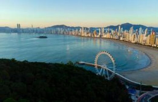 Praia Central está própria para banho pela terceira semana seguida e reflete ações da Emasa