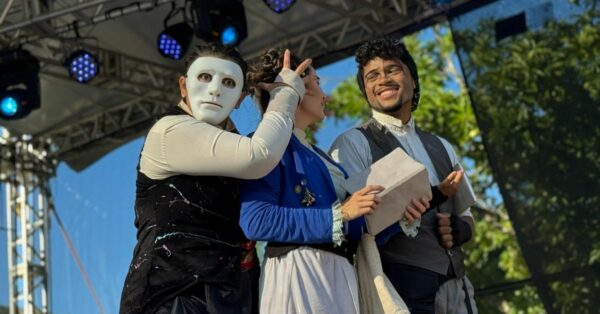 A Batalha Invisível: Famosa peça cristã encanta o público na Praça do Pescador