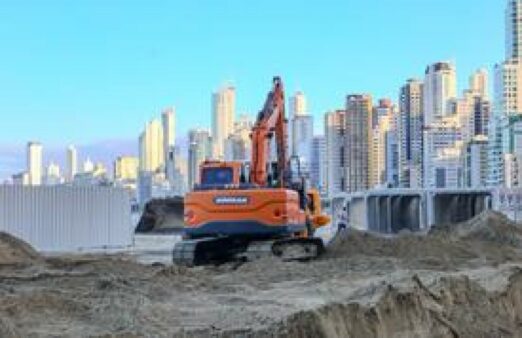 Primeiras peças da galeria de macrodrenagem norte são instaladas