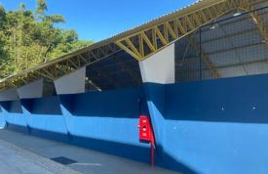 CEM Alfredo Domingos recebe reforma em ginásio e melhorias estruturais