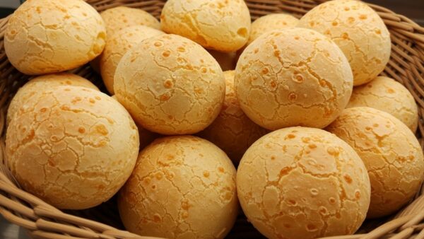 Autêntico Pão de Queijo Mineiro: Macio por Dentro, Crocante por Fora