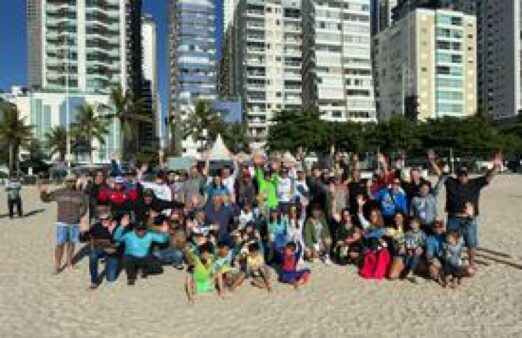 Ato simbólico na Praia Central marca início da Safra da Tainha