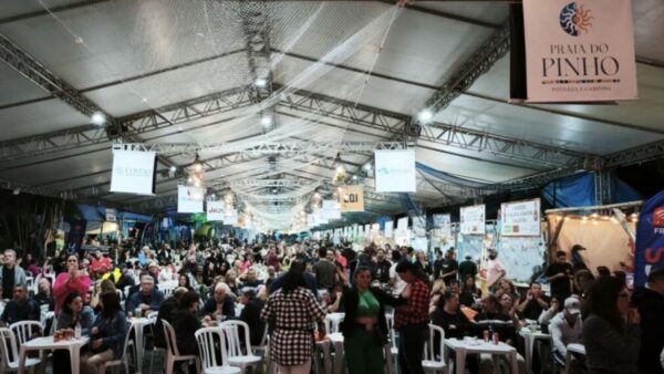 6ª Festa Raízes de Taquaras Atraí Mais de 50 Mil Visitantes a Balneário Camboriú
