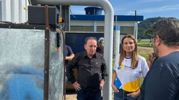 Balneário Camboriú testa solução que converte lodo de esgoto em combustível e adubo