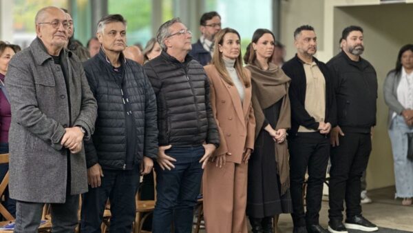 Ordem de serviço para reurbanização do trecho sul da Praia Central é assinada