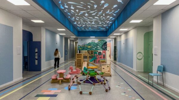 No mês em que celebra 61 anos, BC inaugura escola construída em modelo de parceria