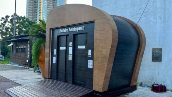 Reformas nos banheiros autolimpantes de Balneário Camboriú começam nesta semana