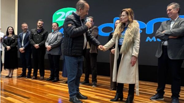 Conexão Podemos lota a Alesc, marca novas filiações e recebe o apoio do governador Jorginho Melo