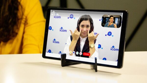 Balneário Camboriú é pioneira em atendimento acessível a pessoas surdas