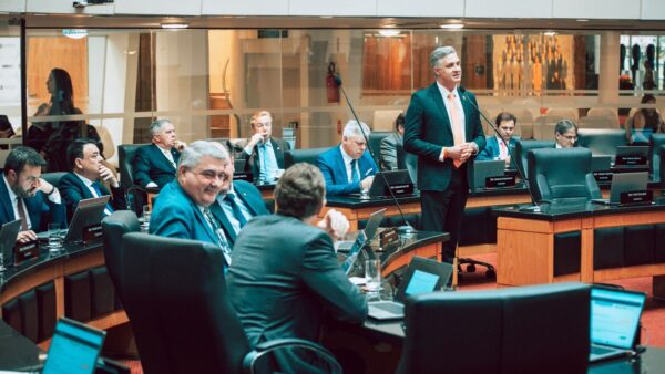 Alesc aprova proposta que simplifica abertura de empreendimentos em SC