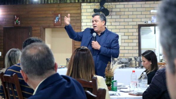 Deputado Ivan Naatz promoveu debate jurídico e representativo com advocacia de Itapema