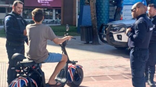 Fiscalização em Balneário Camboriú apreende 10 ciclomotores irregulares