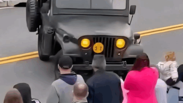 Veículo perde freio e atropela trio durante desfile de 7 de Setembro em Brusque