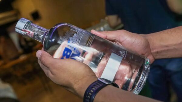 Operação da PF investiga falsificação de bebidas em SC