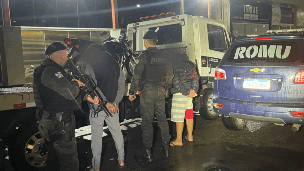 Guarda Municipal recupera motocicleta furtada e detém dois suspeitos em Balneário Camboriú