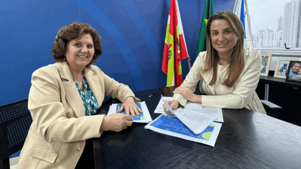 Prefeita sanciona lei que viabiliza a reconstrução do CIEP em Balneário Camboriú