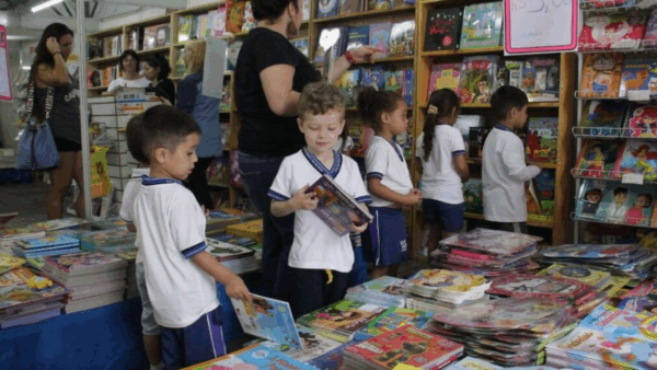 Festival Literário movimenta Balneário Camboriú com três dias de cultura
