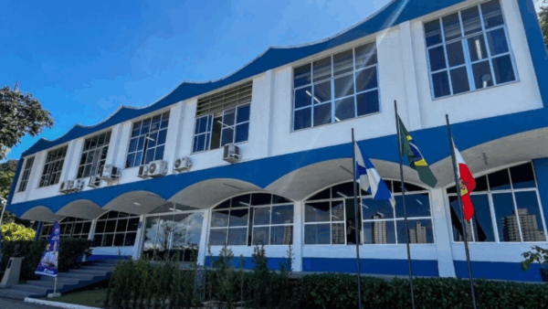 Prefeitura de Balneário Camboriú abre processo seletivo com salários de até R$ 6,1 mil