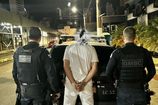 Motorista embriagado dirige na contramão e quase atropela pedestres em BC