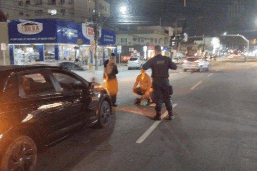 Homem de 65 anos é atropelado na Avenida do Estado, em Balneário Camboriú