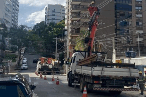 Ventos de 90 km/h deixam 37 mil imóveis sem energia em Santa Catarina
