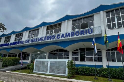 Balneário Camboriú vai dispensar alvará para 1.114 atividades de baixo risco