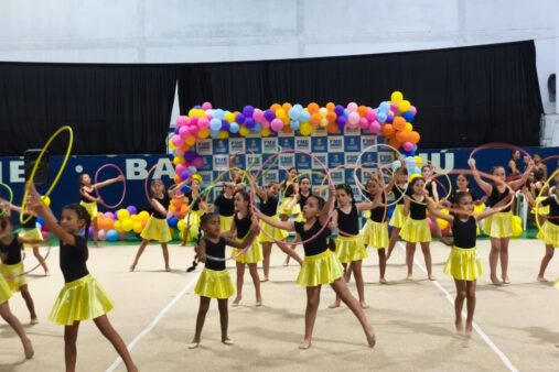 Festival marca encerramento das escolinhas de ginástica rítmica em BC