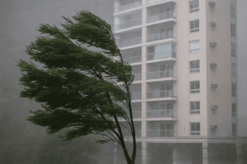 Balneário Camboriú suspende aulas municipais por risco de ciclone extratropical