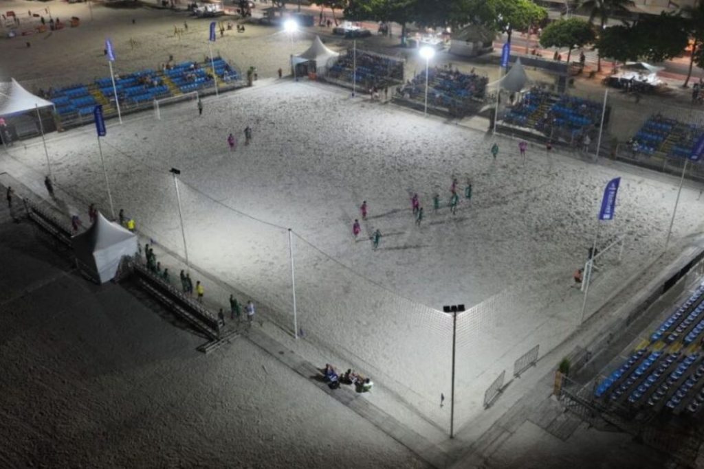 Campeonato de futebol de areia começa na Praia Central de Balneário Camboriú