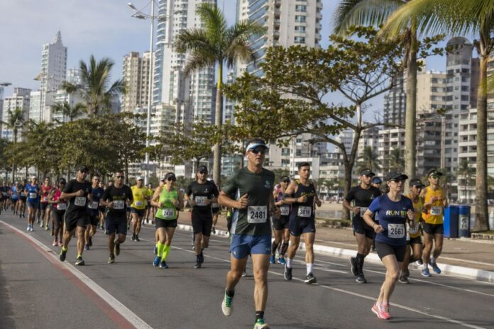 Meia maratona muda trânsito e fecha vias em Balneário Camboriú neste domingo