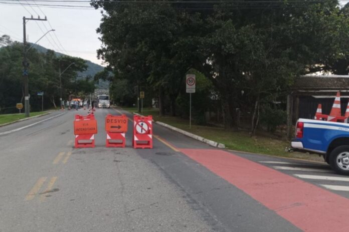 Trecho da Interpraias em Taquaras será interditado até 10 de junho em Balneário Camboriú