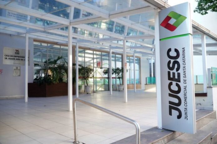 IA reduz em 31% o tempo de análise de processos na Junta Comercial de SC