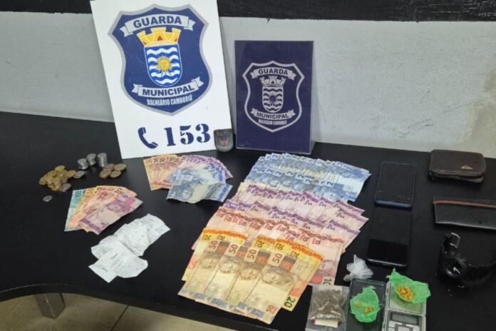 Conveniência é interditada após flagrante de tráfico em Balneário Camboriú