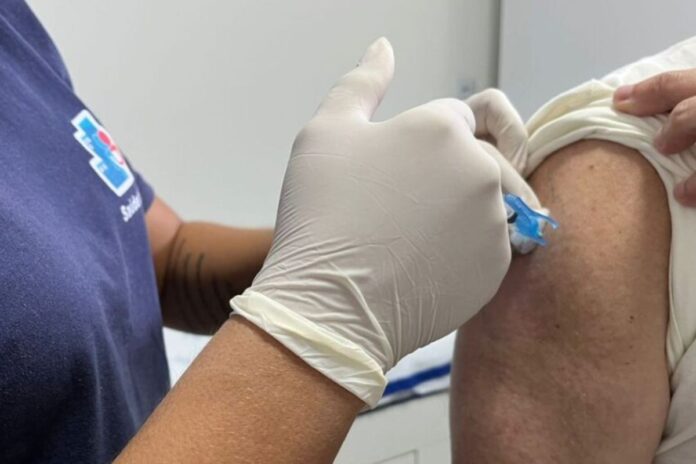 Vacinação contra gripe será aberta a todos neste sábado em Balneário Camboriú