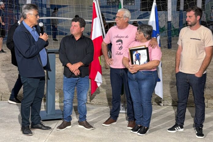 Balneário Camboriú entrega reforma de praça Anderson Folha com homenagem póstuma