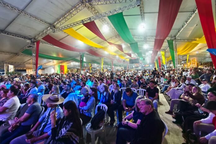Mais de 120 mil participam do acampamento farroupilha em BC