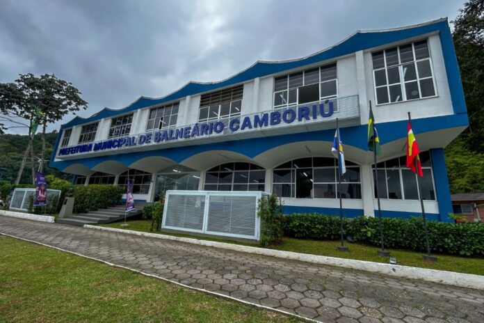 Prefeitura de Balneário Camboriú penaliza empresa de patinetes com impedimento de contratos por dois anos