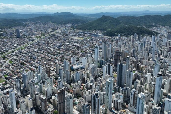 Donos de imóveis novos em BC podem pedir desconto no IPTU até 30 de novembro