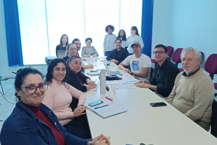 Alunos de BC apresentam projeto Vozes da Vila ao Conselho