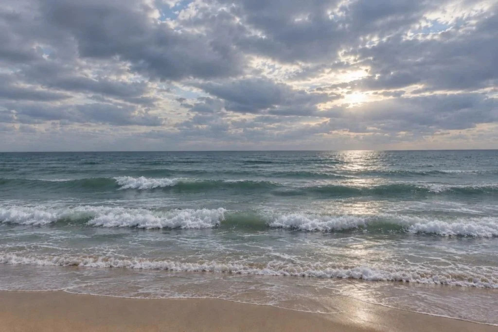 Domingo tem sol entre nuvens em Balneário Camboriú