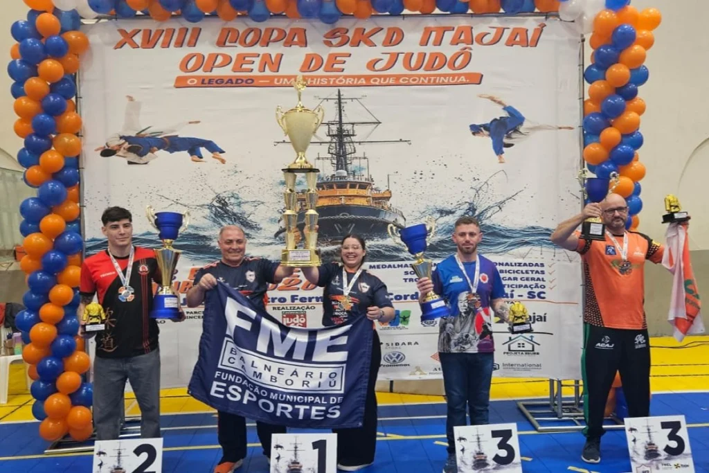 Judocas de BC conquistam 19 medalhas e título na Copa SKD