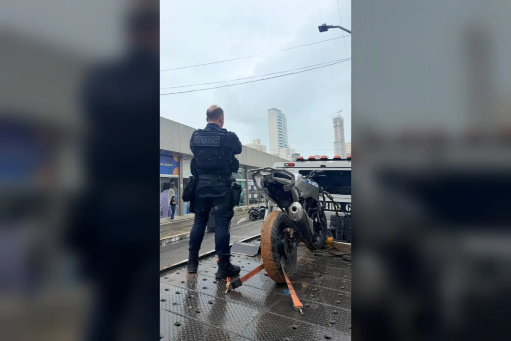 Moto furtada é encontrada em área próxima à BR 101 em BC