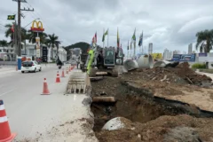 Obra de drenagem da Avenida do Estado avança 50% em BC
