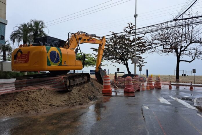 Rua 3700 fica bloqueada para obra emergencial em BC