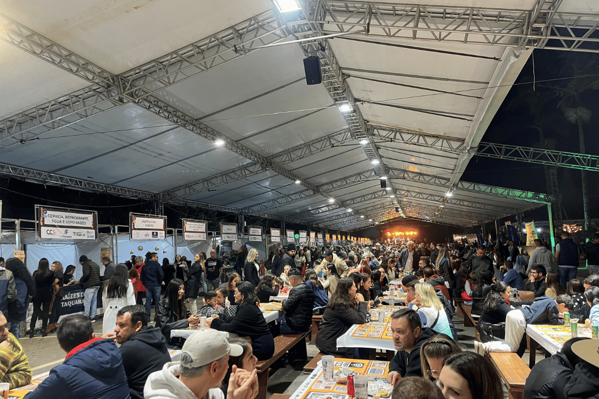 Festa Raízes de Taquaras Atrai Mais de 10 Mil Pessoas no Primeiro Dia em Balneário Camboriú