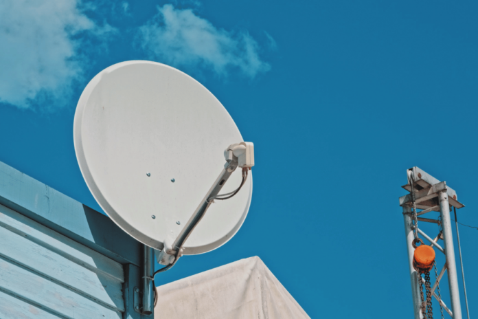 Governo Distribui TV e Internet Grátis para Famílias: Saiba Como Receber