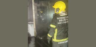 Homem incendeia veículos após briga e uso de drogas em Camboriú