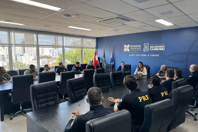 Balneário Camboriú formaliza cooperação para ampliar segurança nas marginais da BR-101