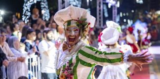 Balneário Camboriú realiza desfile extra do Viva o Natal nesta sexta-feira