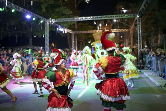 Balneário Camboriú terá Desfile de Natal no sábado e Parada Natalina no domingo